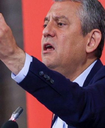 ozgur-ozelden-kilicdaroglunun-aciklamalari-sonrasi-ilk-mesaj-sonuna-kadar-kalacagiz-u3RyiPke.jpg
