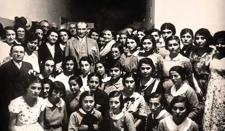 19 Mayıs: Bir milletin kaderini değiştiren tarih! 19 Mayıs Atatürk’ü Anma, Gençlik ve Spor Bayramı kutlu olsun