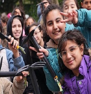 uskudarda-ata-tohumu-toprakla-bulustu-miniklerden-gelecege-yesil-adim-R9REHKCv.jpg