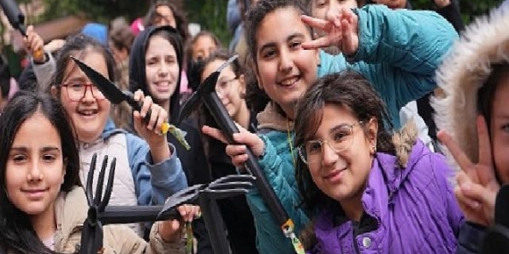 Üsküdar’da Ata Tohumu Toprakla Buluştu: Miniklerden Geleceğe Yeşil Adım