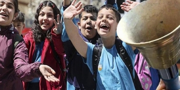 yusuf-tekin-sinyali-verdi-ara-tatiller-kaldiriliyor-yaz-tatili-uzuyor-Gg7ePtXE.jpg