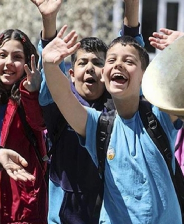 yusuf-tekin-sinyali-verdi-ara-tatiller-kaldiriliyor-yaz-tatili-uzuyor-Gg7ePtXE.jpg
